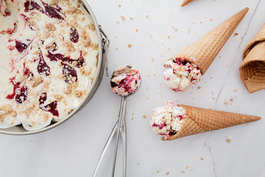 Helado de Queso Crema y Frutos Rojos