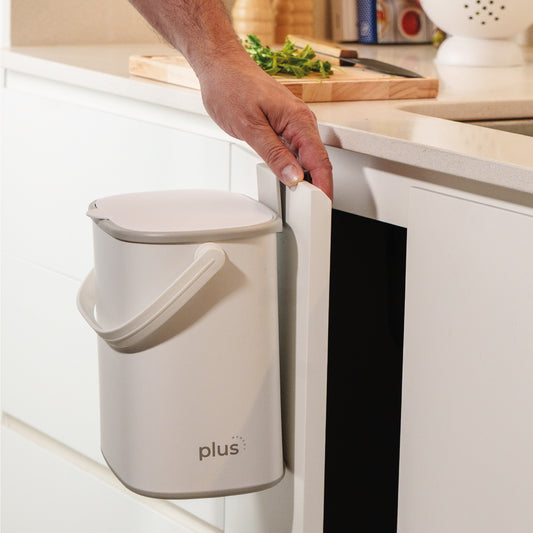 Cesto colg. b/mes.ac/inox bco/gris 5L tapa plast