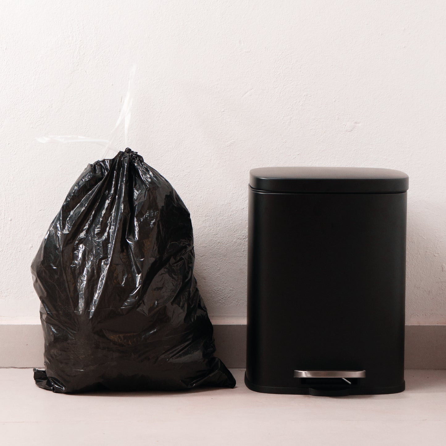 Cesto rectangular de acero inoxidable Negro de 5L