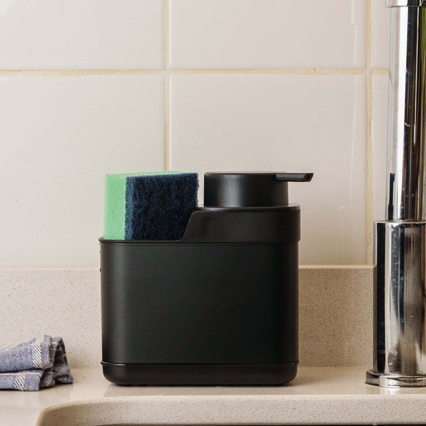 Dispenser con organizador de cocina negro